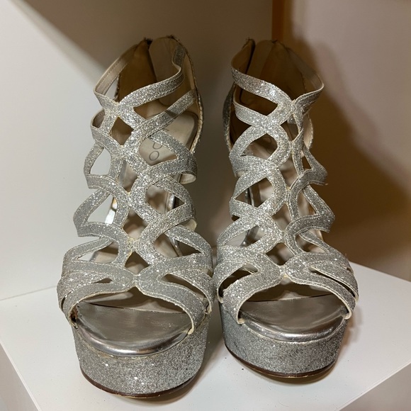 Shiny silver platform heels - Picture 2 of 13